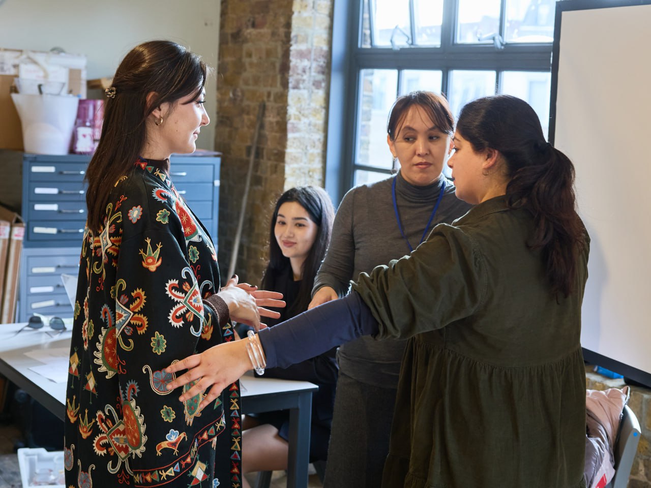From February 25 to 27, 2025, a suzani embroidery masterclass was held at the King’s Foundation School of Traditional Arts in London