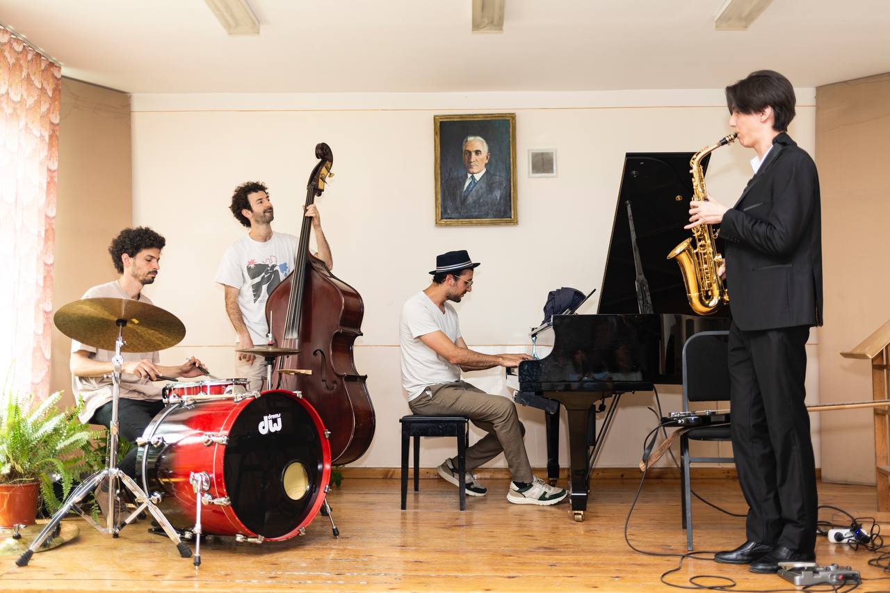 A master class Tashkent by the trio Shalosh