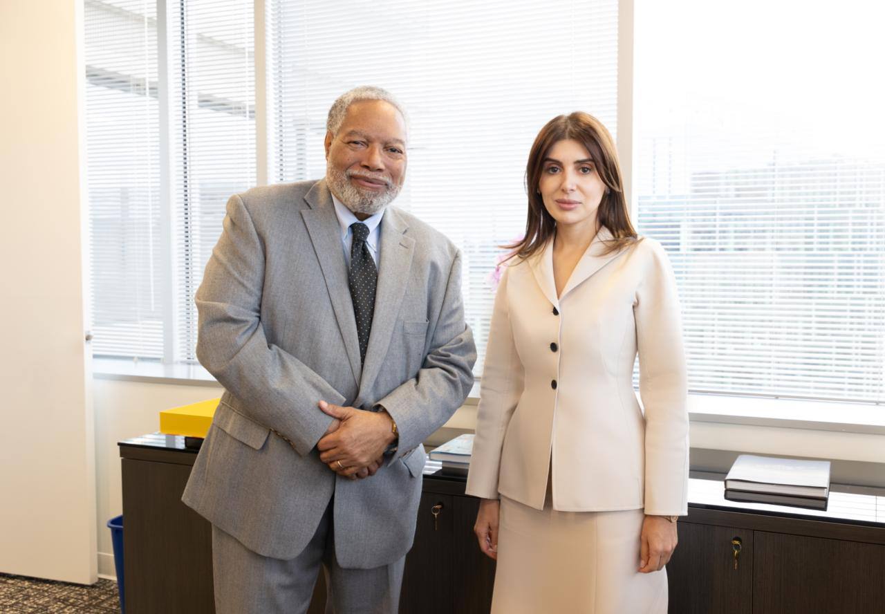 In Washington, a meeting took place between Gayane Umerova, Chairperson of the Uzbekistan Art and Culture Development Foundation, and Lonnie G. Bunch III, Secretary of the Smithsonian Institution.