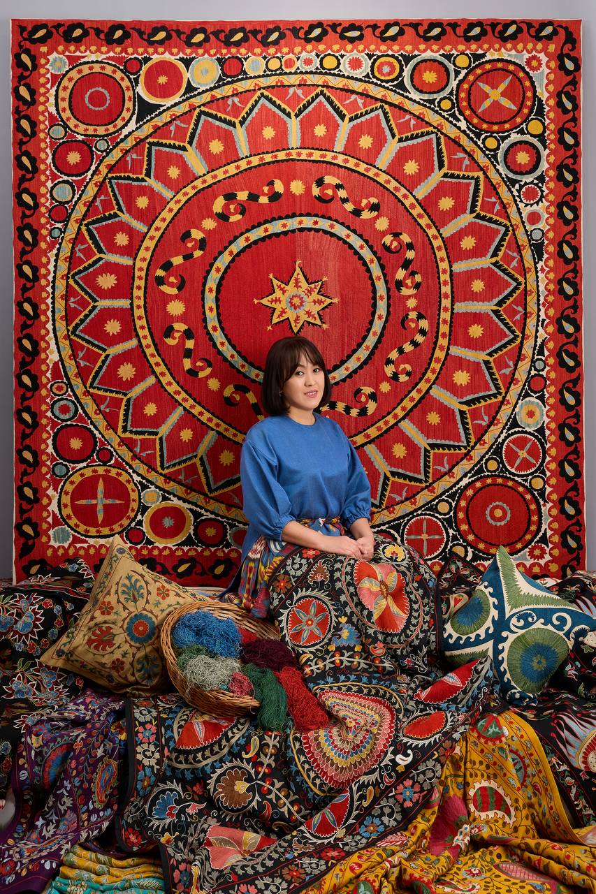 Madina Kasimbaeva Awarded “Do‘stlik” Order for Contribution to Suzani Art