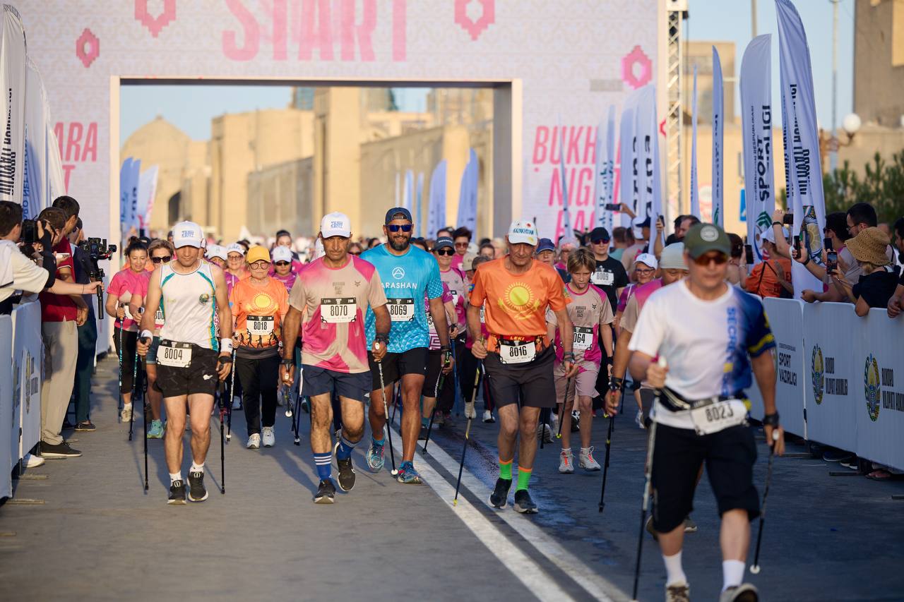 Скандинавская ходьба на Bukhara Night Race объединила участников всех возрастов