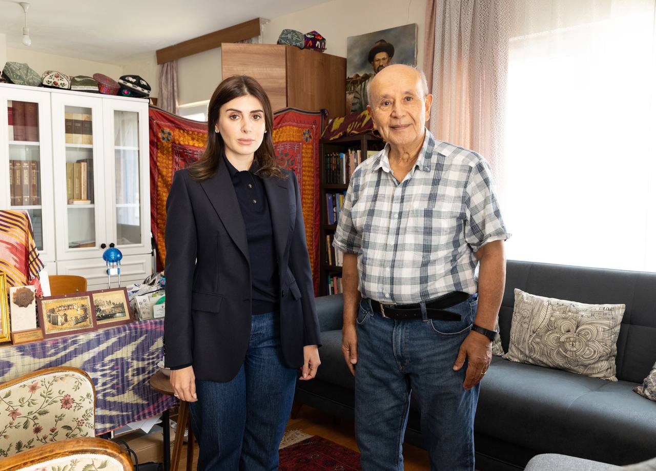 В Стамбуле Гаянэ Умерова посетила дом Усмона Ходжа