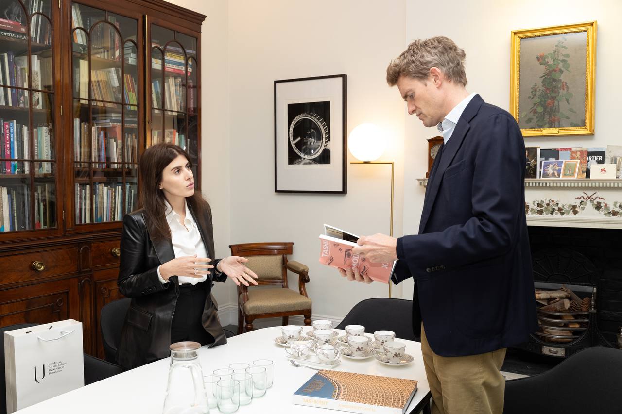 Gayane Umerova Victoria & Albert Muzeyi direktorі Tristram Hunt bilan uchrashdi