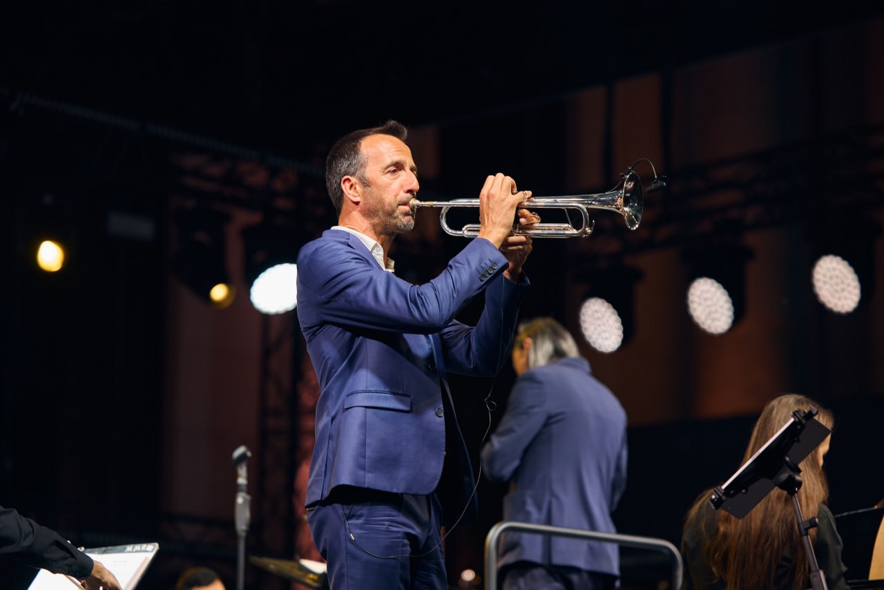 Sylvain Gontard performs at the International Jazz Festival in Tashkent