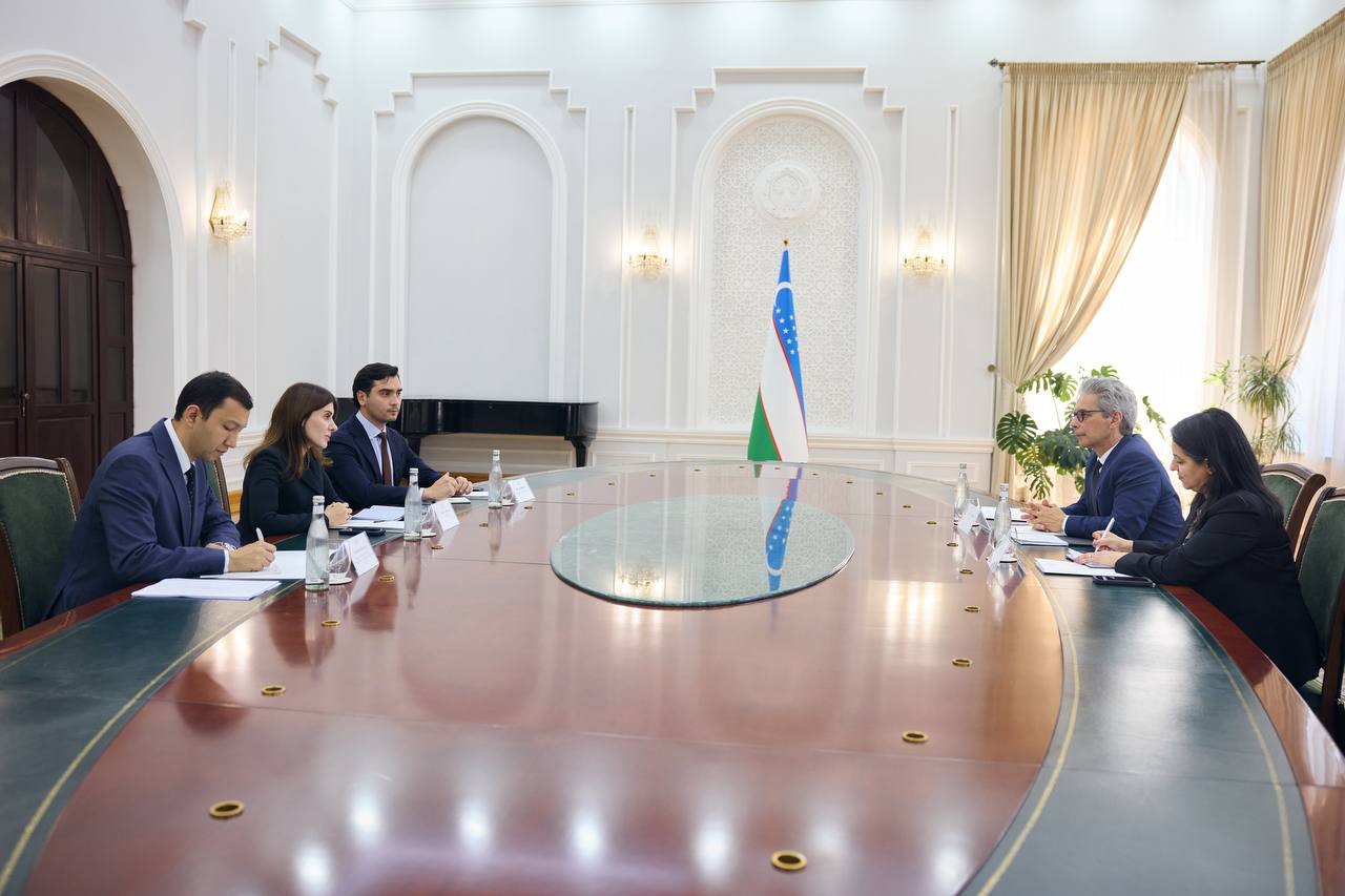 Meeting held with the Director of the Smithsonian National Museum of Asian Art