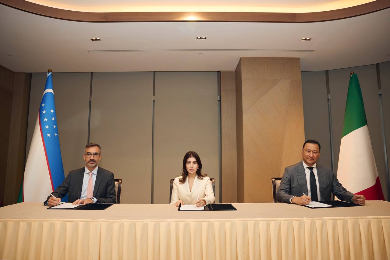 Framework agreement signed for the Samarkand Express luxury train project