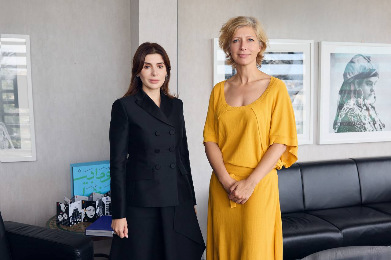 Gayane Umerova meets with the President of the Arab World Institute
