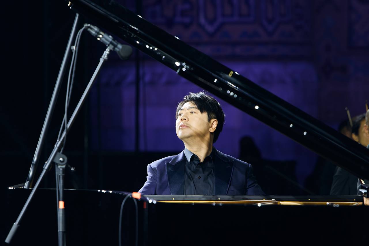 Lang Lang Performs with the National Symphony Orchestra of Uzbekistan at Samarkand’s Registan Square