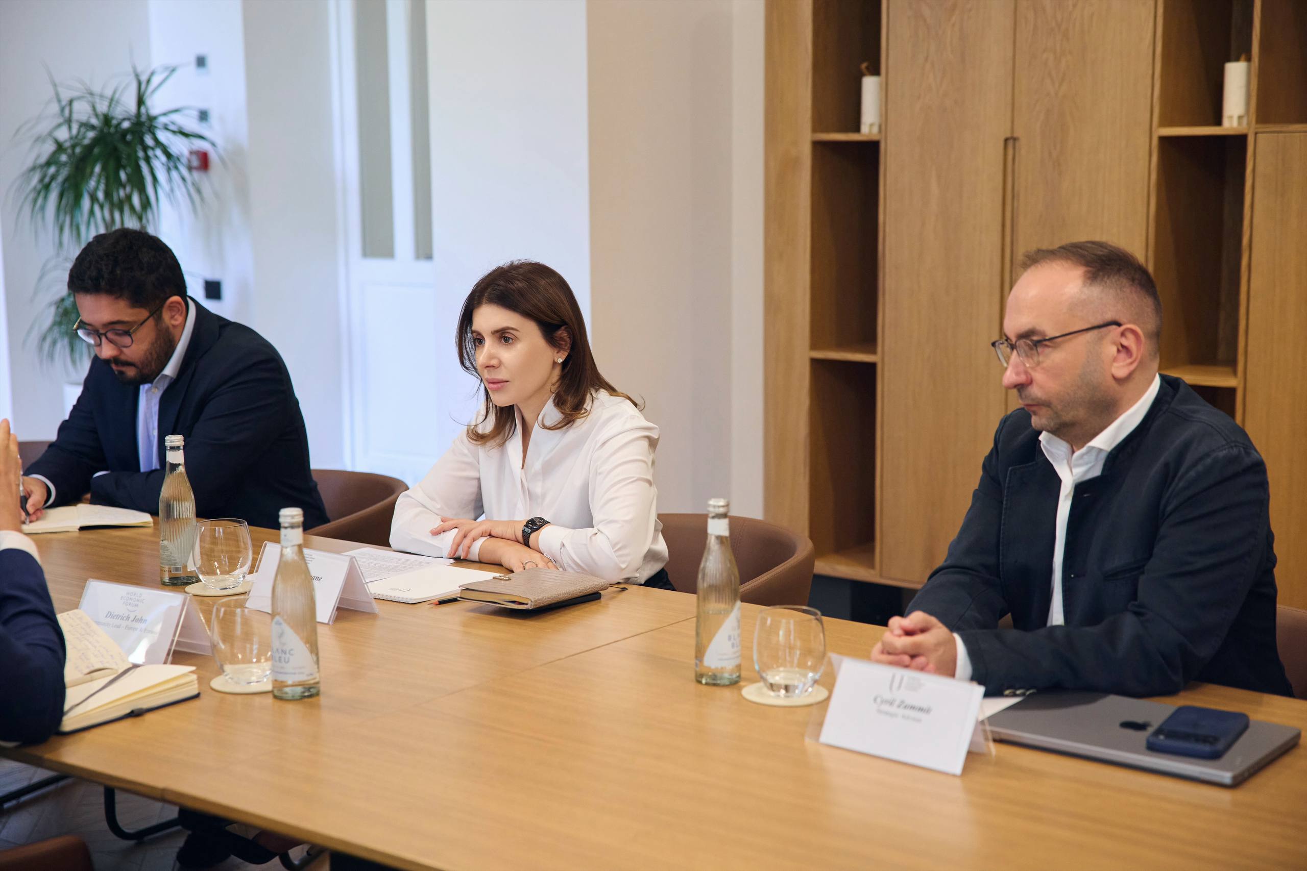 O‘zbekiston va Jahon iqtisodiy forumi hamkorlik istiqbollarini muhokama qildi