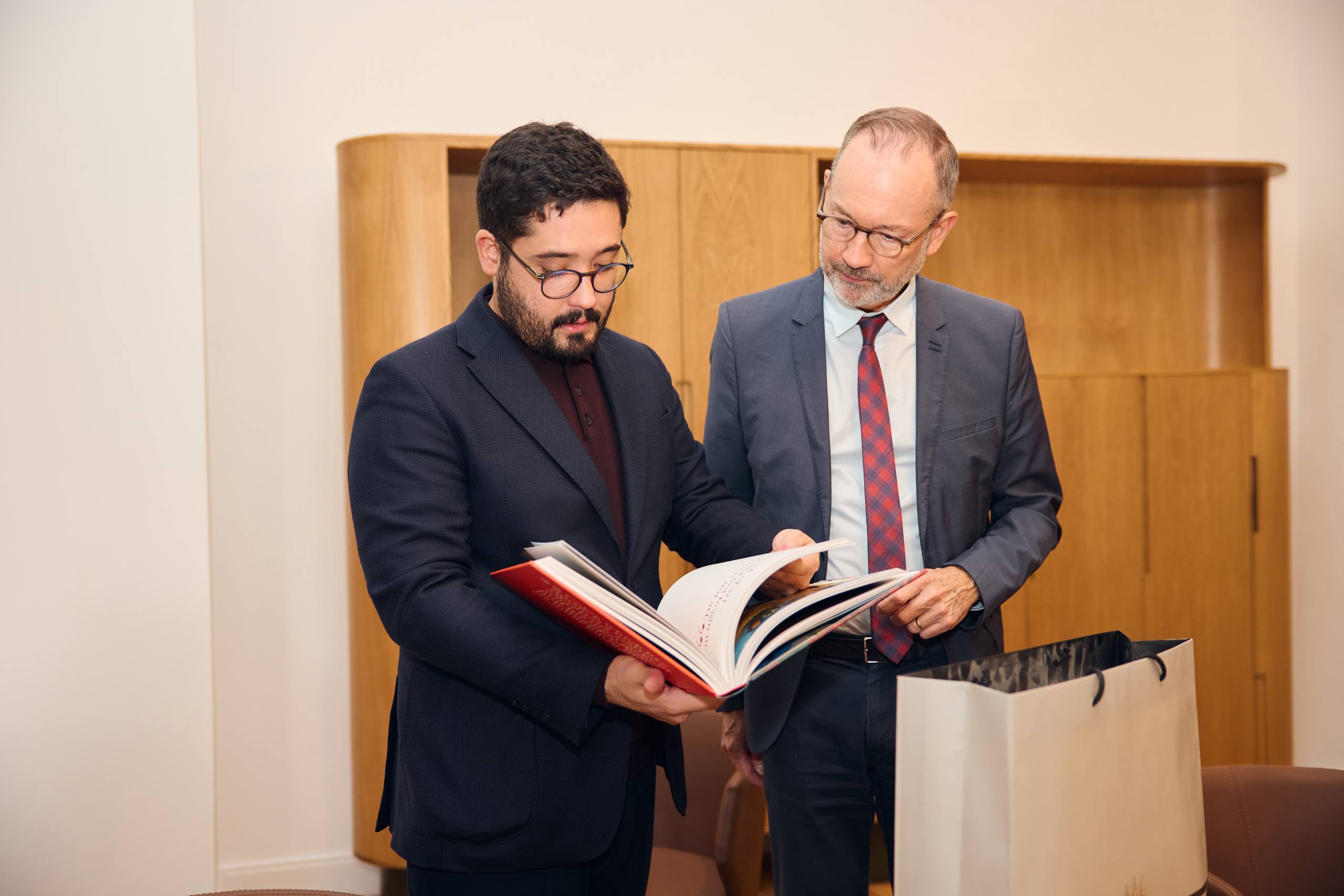 Uzbekistan and the Palace of Versailles Explore Cultural Cooperation